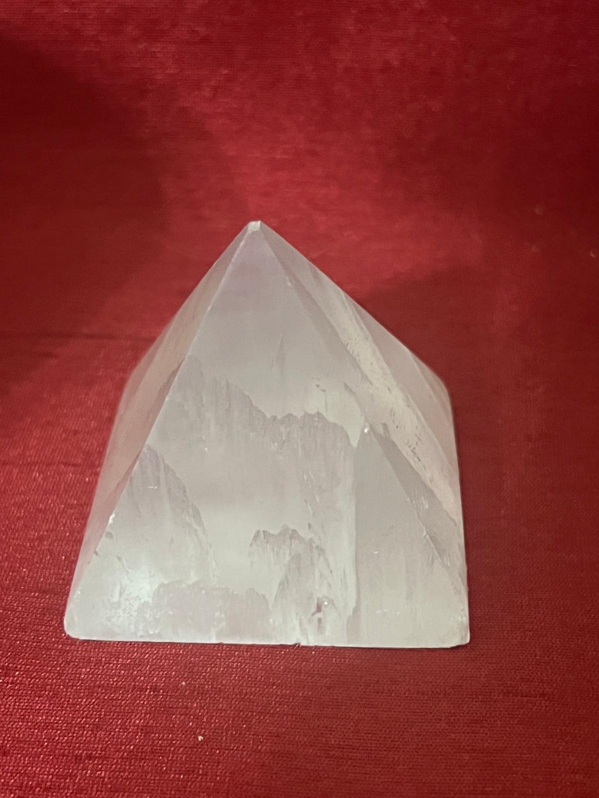 Selenite Piramide