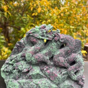 Drago in Rubizoisite kg 2685 largo cm 22 alto cm 15,5